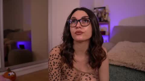 Snapshot of mona_lisss chatting on November 2025 01:28:02 PM Mona Lisss online show from November 2025 01:28:02 PM