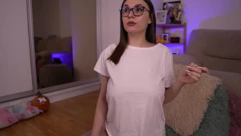 Snapshot of mona_lisss chatting on November 2025 12:38:01 PM Mona Lisss online show from November 2025 12:38:01 PM