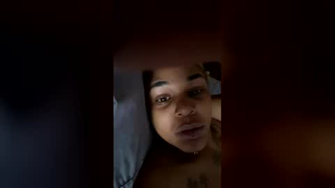 Snapshot of monaemonroe25 chatting on February 2026 03:19:01 PM monaemonroe25 online show from February 2026 03:19:01 PM