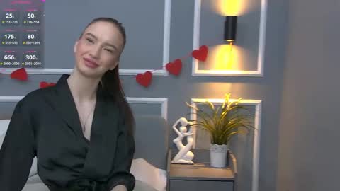 MonaHicks online show from April 2026 06:57:01 PM