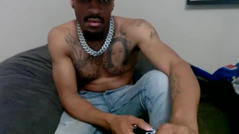 Snapshot of moneymanboy chatting on October 2025 07:44:02 PM 11nchmonster online show from October 2025 07:44:02 PM