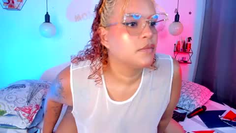 aleja      independent model       online show from April 2026 05:43:02 PM