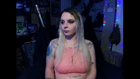 Snapshot of monica_lily chatting on December 2024 03:32:02 PM Monica online show from December 2024 03:32:02 PM