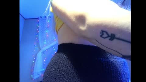 Snapshot of monica_lily chatting on January 2025 04:33:02 PM Monica online show from January 2025 04:33:02 PM