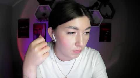 Snapshot of monica_sweets chatting on September 2025 01:45:01 PM sweet girl and shine body online show from September 2025 01:45:01 PM