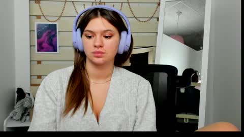 Monika online show from January 2025 06:02:01 PM