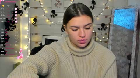 Monika online show from October 2025 01:48:02 PM