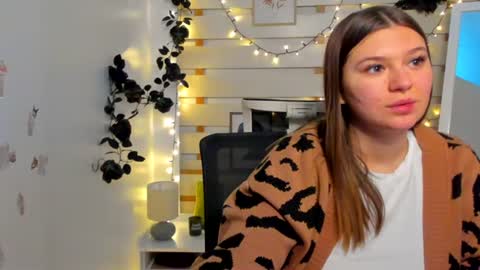 Monika online show from February 2026 01:18:01 PM