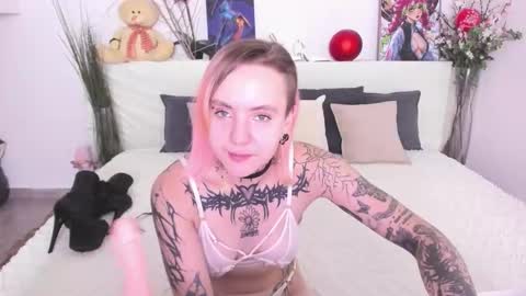 Snapshot of monikalowww chatting on September 2025 10:07:02 AM monikalowww online show from September 2025 10:07:02 AM