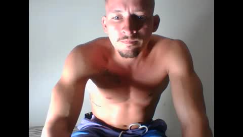 Snapshot of monito_hot17 chatting on February 2026 05:19:02 AM monito_hot17 online show from February 2026 05:19:02 AM