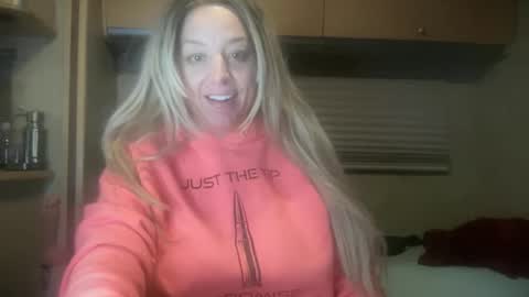 Snapshot of monroelovesyou chatting on December 2025 02:39:01 AM Monroe online show from December 2025 02:39:01 AM