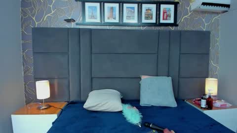   online show from December 2025 03:56:02 AM