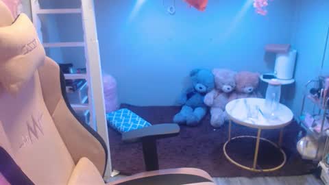 ELYSE A SIMPLE GIRL online show from November 2025 01:49:01 AM