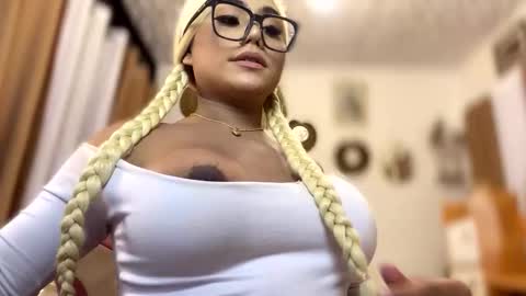 Snapshot of monstrouscockdivaontop chatting on November 2025 11:06:01 PM Ruthie online show from November 2025 11:06:01 PM