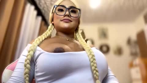 Snapshot of monstrouscockdivaontop chatting on November 2025 11:07:02 PM Ruthie online show from November 2025 11:07:02 PM