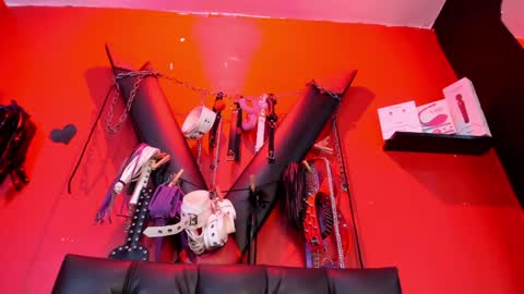 Monttserratt online show from February 2025 01:32:01 AM