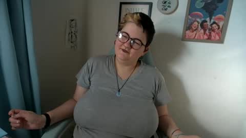 Snapshot of moojay00 chatting on December 2025 11:53:01 PM Moo Jay online show from December 2025 11:53:01 PM