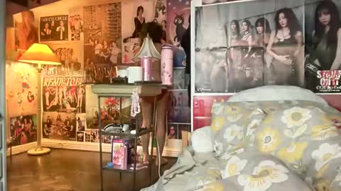 Snapshot of moon189049 chatting on March 2026 03:30:01 PM moon online show from March 2026 03:30:01 PM