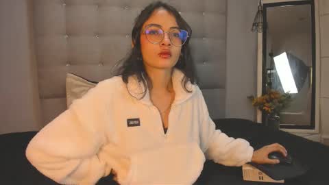 Elizabeth  online show from November 2025 07:13:01 PM