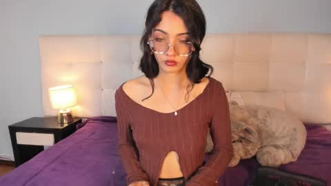 Elizabeth  online show from November 2025 07:14:02 PM