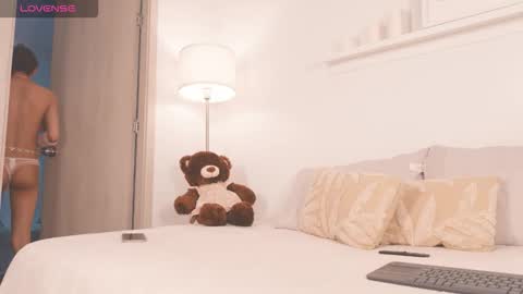 Snapshot of moon_angels chatting on September 2025 07:06:02 PM Angels online show from September 2025 07:06:02 PM