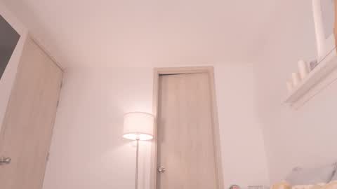 Snapshot of moon_angels chatting on October 2025 11:50:01 AM Angels online show from October 2025 11:50:01 AM