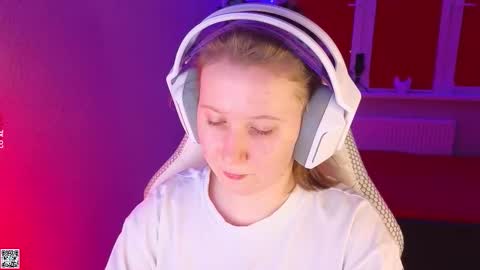 Snapshot of moon_avengers chatting on October 2025 05:24:02 PM Lola online show from October 2025 05:24:02 PM