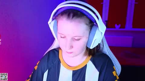 Snapshot of moon_avengers chatting on November 2025 02:16:01 PM Lola online show from November 2025 02:16:01 PM