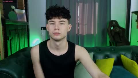 Snapshot of moon_gloww chatting on February 2026 06:13:01 AM moon_gloww online show from February 2026 06:13:01 AM