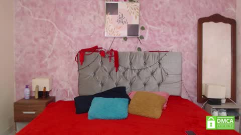 Snapshot of moon_hill chatting on October 2025 05:41:02 PM Moon Hill online show from October 2025 05:41:02 PM