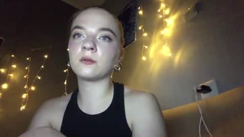 Snapshot of moon_hypnose chatting on July 2026 08:24:01 PM moon_hypnose online show from July 2026 08:24:01 PM