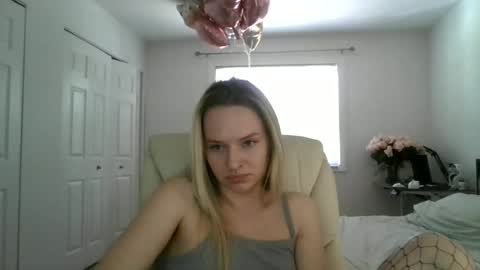 moon_light_girl online show from May 2026 06:50:01 PM