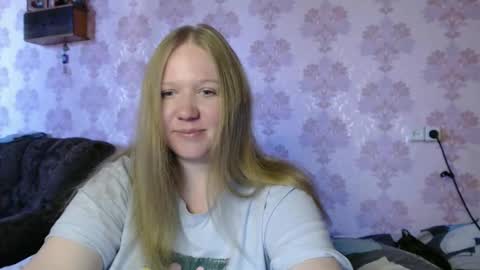 moon_linght000 online show from June 2026 10:43:02 AM