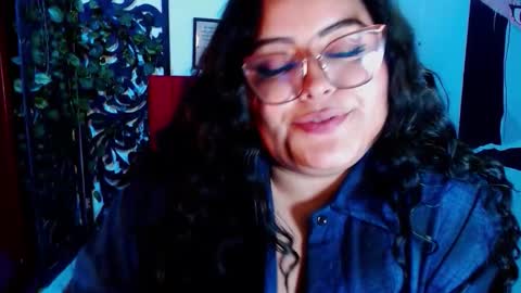 moon_sunflowers online show from November 2025 12:09:02 AM