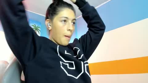 Snapshot of moon_winy chatting on October 2025 11:23:02 AM Winy online show from October 2025 11:23:02 AM