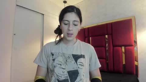 Snapshot of moon_winy chatting on November 2025 11:49:02 AM Winy online show from November 2025 11:49:02 AM