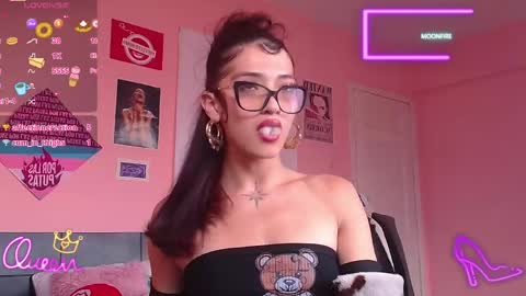 Snapshot of moonfiredance chatting on May 2026 10:04:01 PM Nicky online show from May 2026 10:04:01 PM