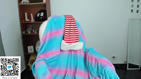 MOON  online show from December 2024 08:32:01 PM