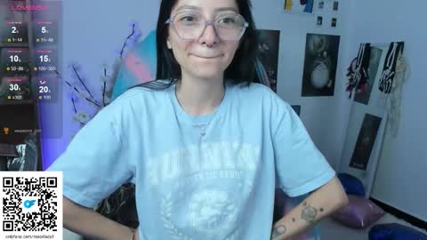 MOON  online show from November 2025 03:19:01 AM