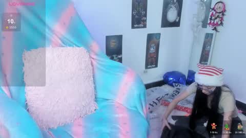 MOON  online show from December 2025 04:40:01 AM