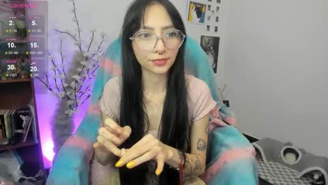 MOON  online show from February 2026 02:27:01 AM