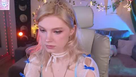 Mia   online show from May 2026 07:52:01 PM