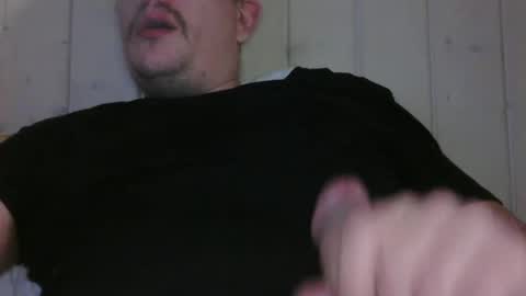 Snapshot of moonlines chatting on January 2025 01:36:02 AM BouncyBoner online show from January 2025 01:36:02 AM