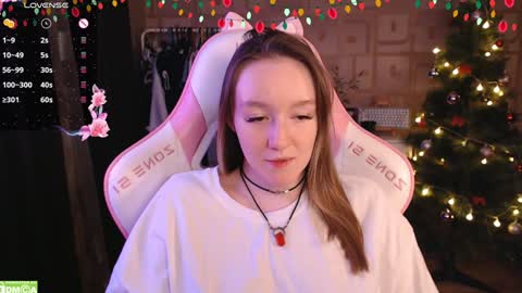 Snapshot of moonlish_siren chatting on December 2024 06:34:01 PM Katrin online show from December 2024 06:34:01 PM
