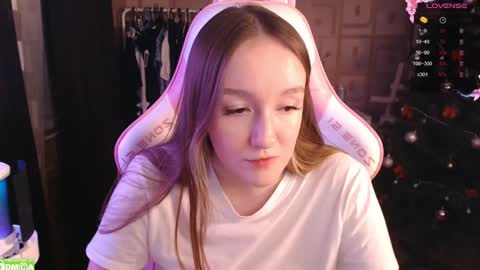 Snapshot of moonlish_siren chatting on January 2025 09:51:02 PM Katrin online show from January 2025 09:51:02 PM