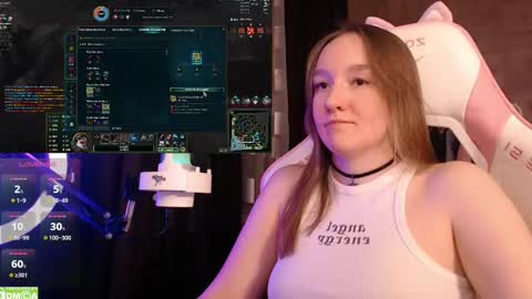 Snapshot of moonlish_siren chatting on February 2025 10:15:02 PM Katrin online show from February 2025 10:15:02 PM