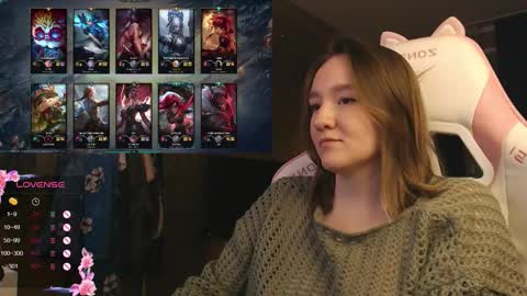 Katrin online show from December 2025 09:22:02 PM