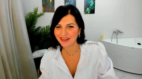 Ask me  online show from December 2025 04:39:01 AM