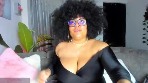 Snapshot of moradaniels chatting on January 2025 10:22:02 AM online show from January 2025 10:22:02 AM