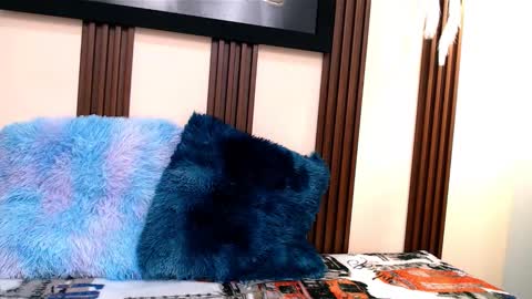 alexia online show from November 2025 07:18:01 PM